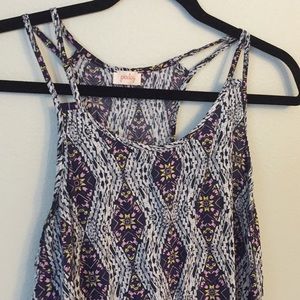 Patterned tank